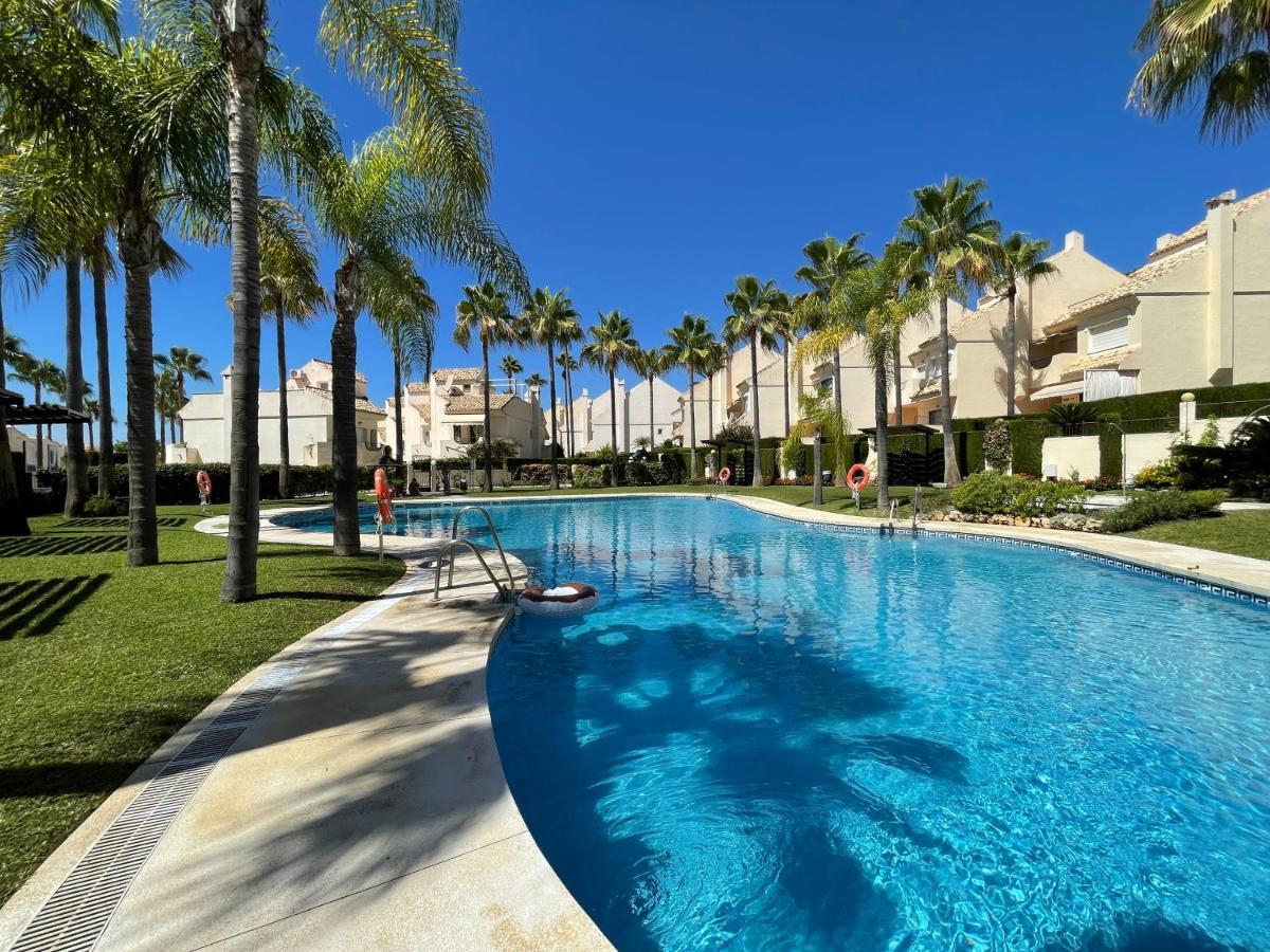 El Arenal Townhouse By The Beach With Swimming Pool - Eaw Homes Марбелья Екстер'єр фото