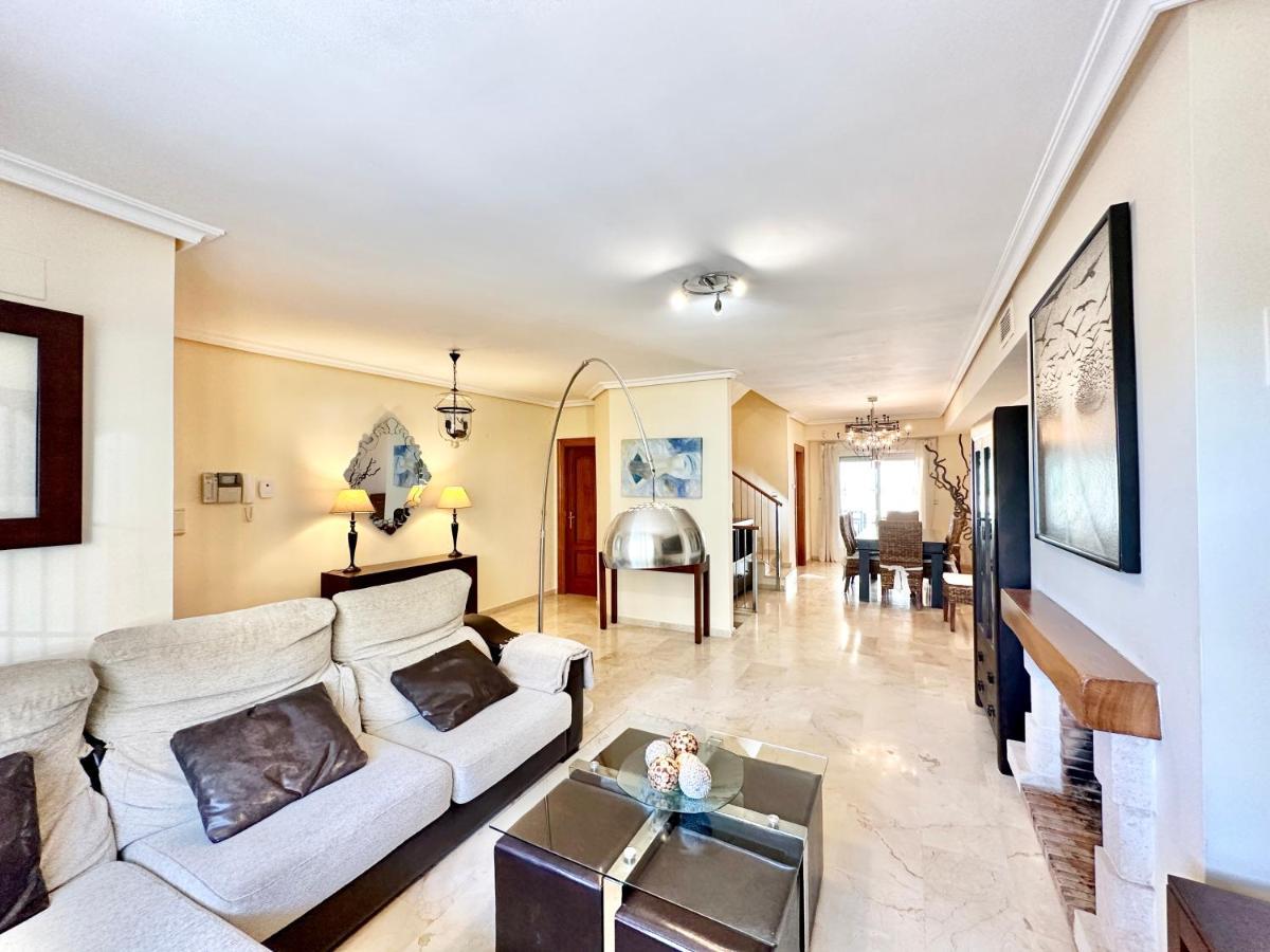 El Arenal Townhouse By The Beach With Swimming Pool - Eaw Homes Марбелья Екстер'єр фото