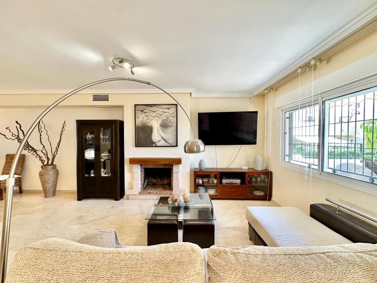 El Arenal Townhouse By The Beach With Swimming Pool - Eaw Homes Марбелья Екстер'єр фото